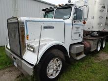 1985 FREIGHTLINER TANDEM AXLE DAY CAB ROAD TRACTOR