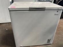Midea 7.0 cu. ft. Convertible Chest Freezer*COLD*PREVIOUSLY INSTALLED*