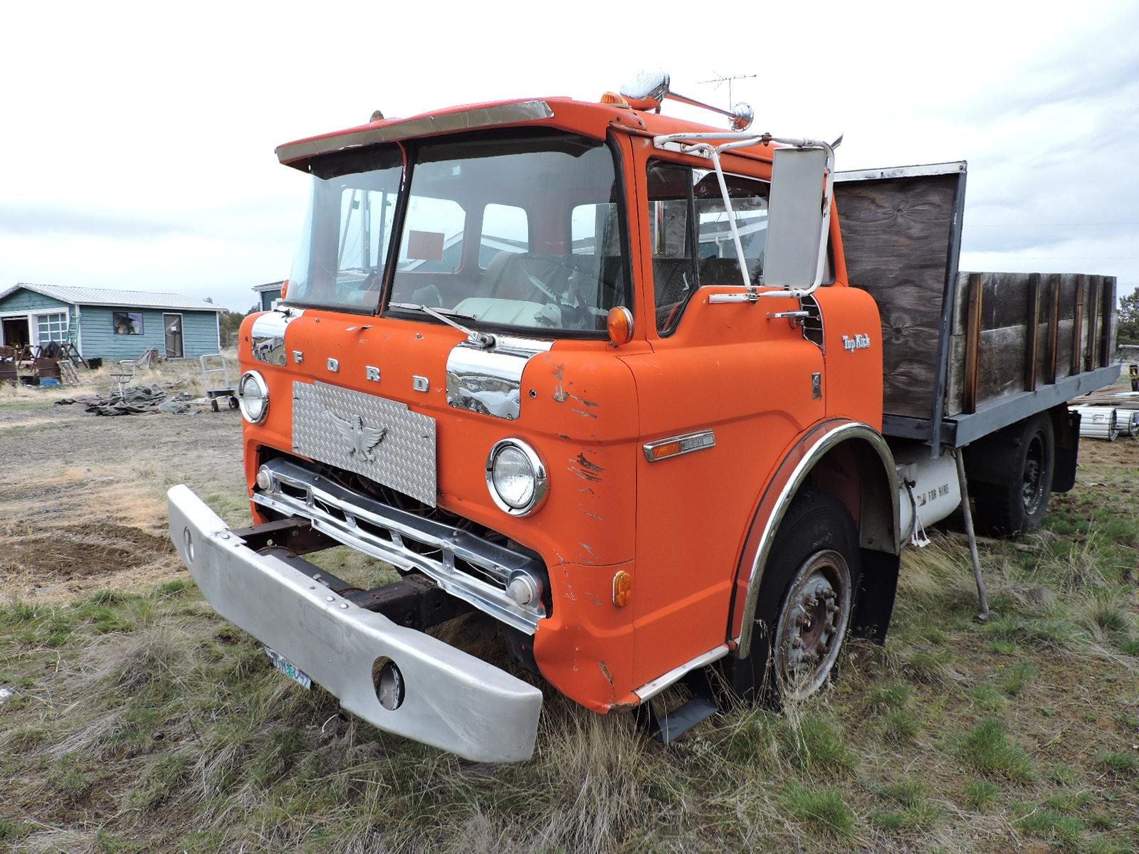 1973 Ford C700 COE Flatbed with 5-Speed Manual Transmission