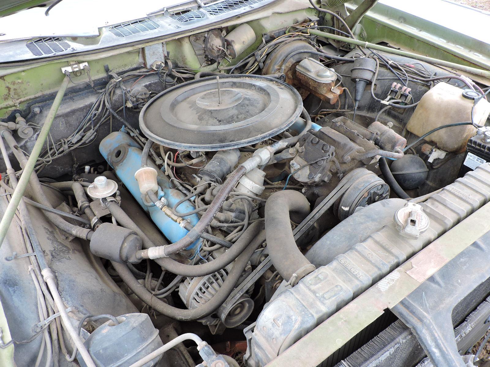 1971 Chrysler New Yorker Sedan - 440ci V8 / with Spare Parts