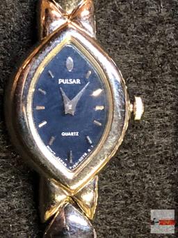 Jewelry - vintage Pulsar Quartz women's wrist watch