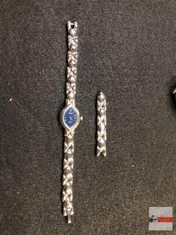 Jewelry - vintage Pulsar Quartz women's wrist watch