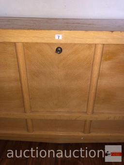 Furniture - Cedar Chest, Boshart, Seaforth Ontario, Lift top and bottom drawer, 44"wx22"hx18"d