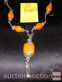 Jewelry - Necklace, Vintage bakelite and hard plastic beaded necklace