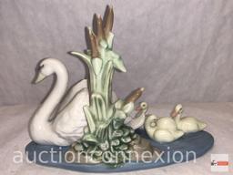 Figurine - Lladro #5722, "Follow Me" Swan swimming with cygnets