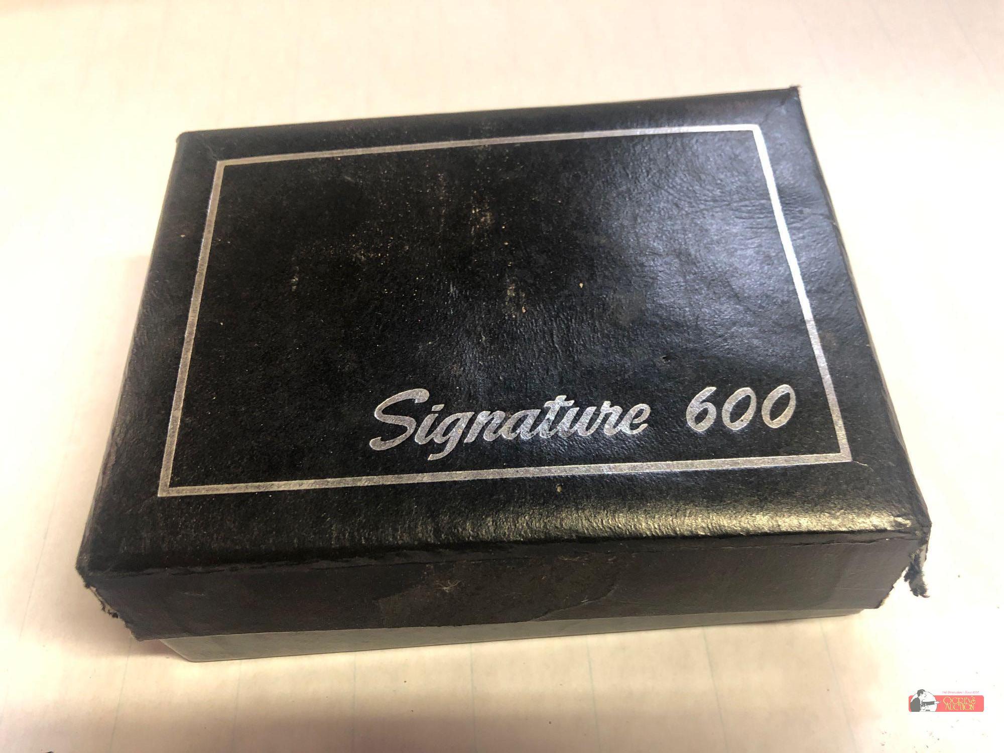 Signature 600 Electric Shaver and orig. case