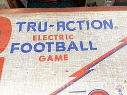 Toys - Vintage Tudor Tru-Action Electric Football game