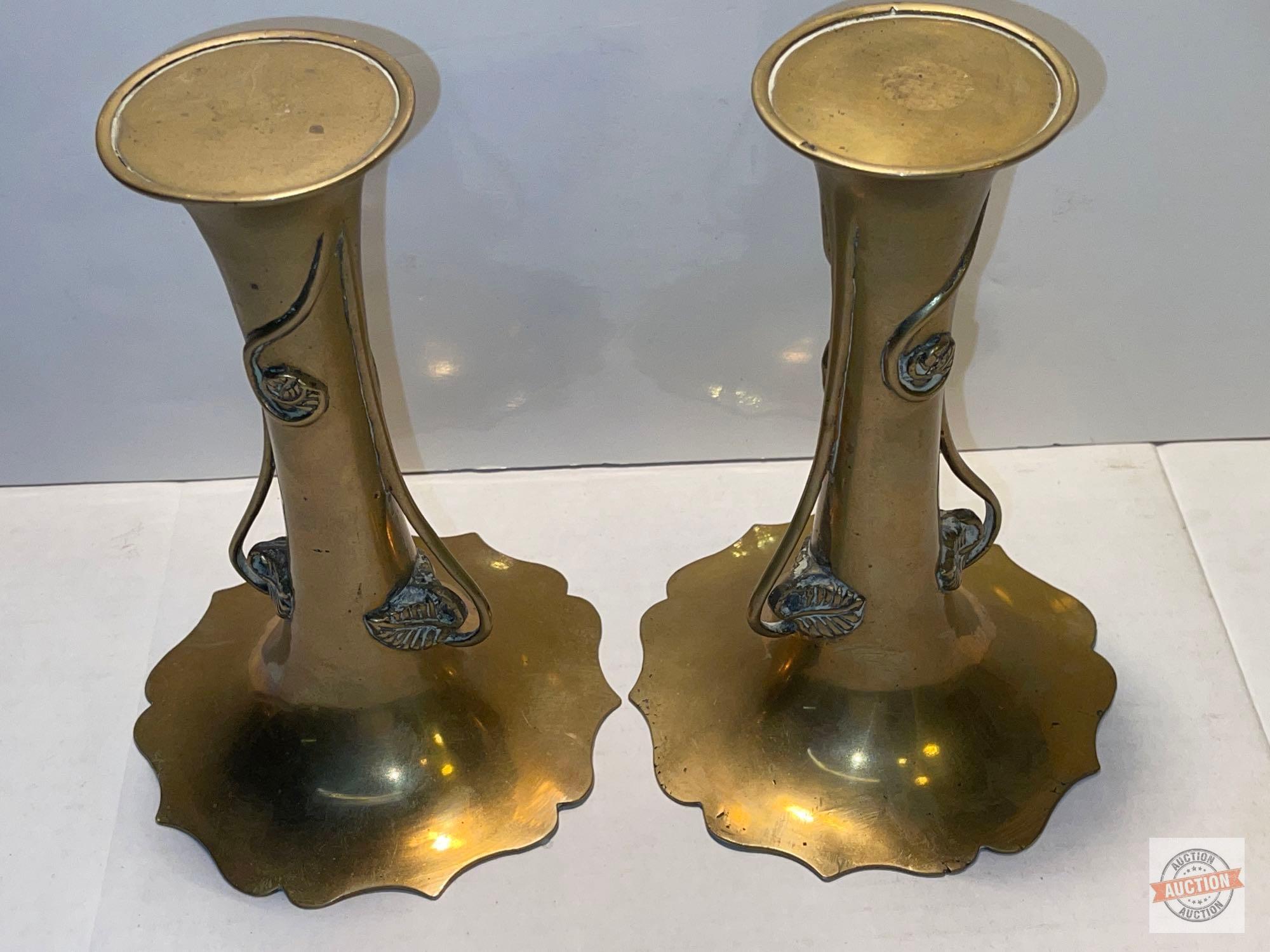 Pair metal crafted pedestals