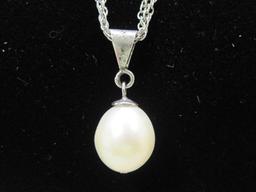 Sterling Silver 18" Triple Strand Chain with Pearl Pendant