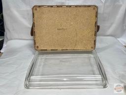 Bakeware - 2 Pyrex rectangular baking dishes w/cozys, 6x10 and 9x13