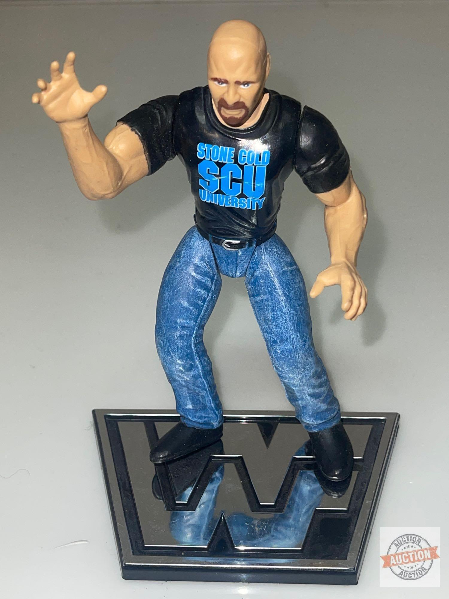 Toys - 4 WWF Wrestling auction figures, 1997, 2 with stands, 4x's the money