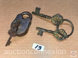 Vintage iron padlock with 2 keys and 2 large vintage skeleton keys