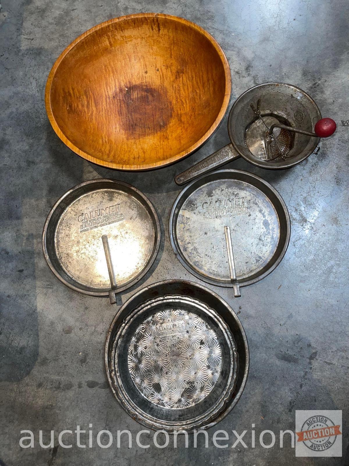 Vintage Kitchenware - Large wooden bowl, baking pans and Moulin juicer