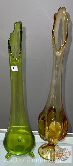 2 Art glass vases