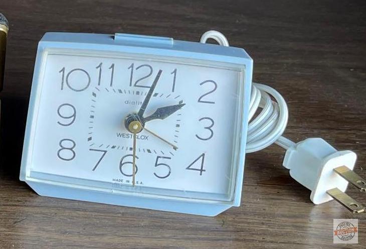 Clocks - 4 Alarm clocks