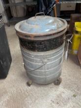Rolling Galvanized Can w/Lid
