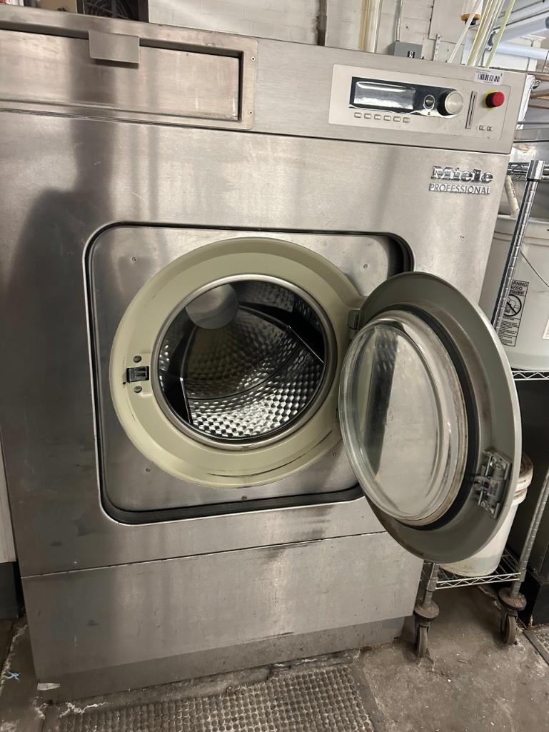 Milnor Washer 65 lb.