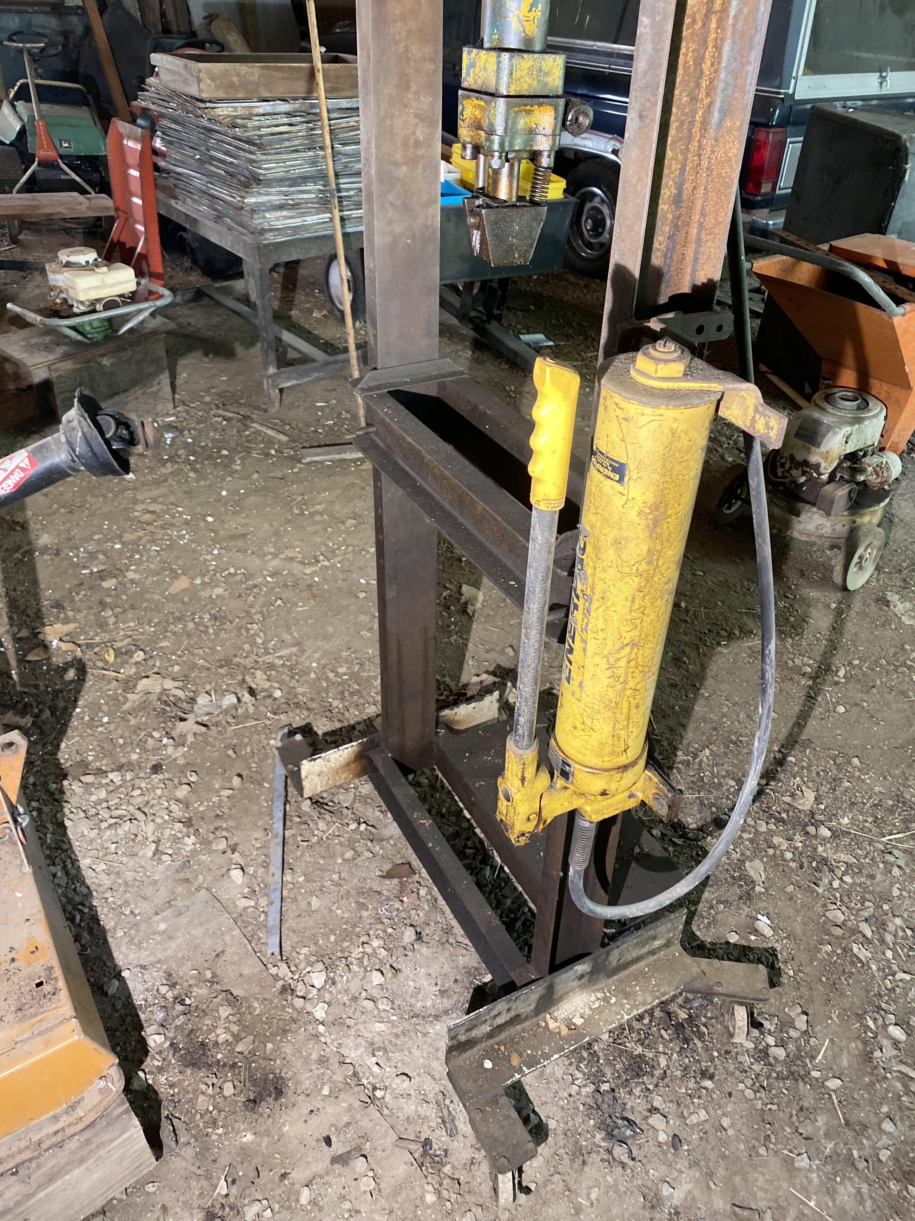 Large upright hydraulic press