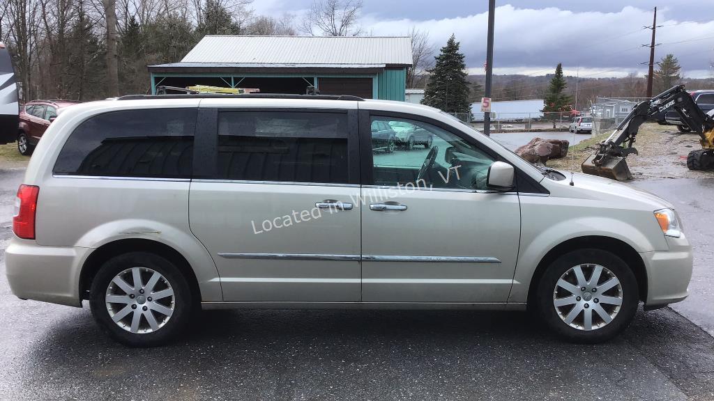 2015 Chrysler Town and Country Touring V6, 3.6L