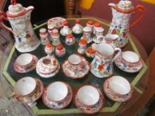 (39) Assorted Pieces of Geisha Girl & other Japanese Porcelain