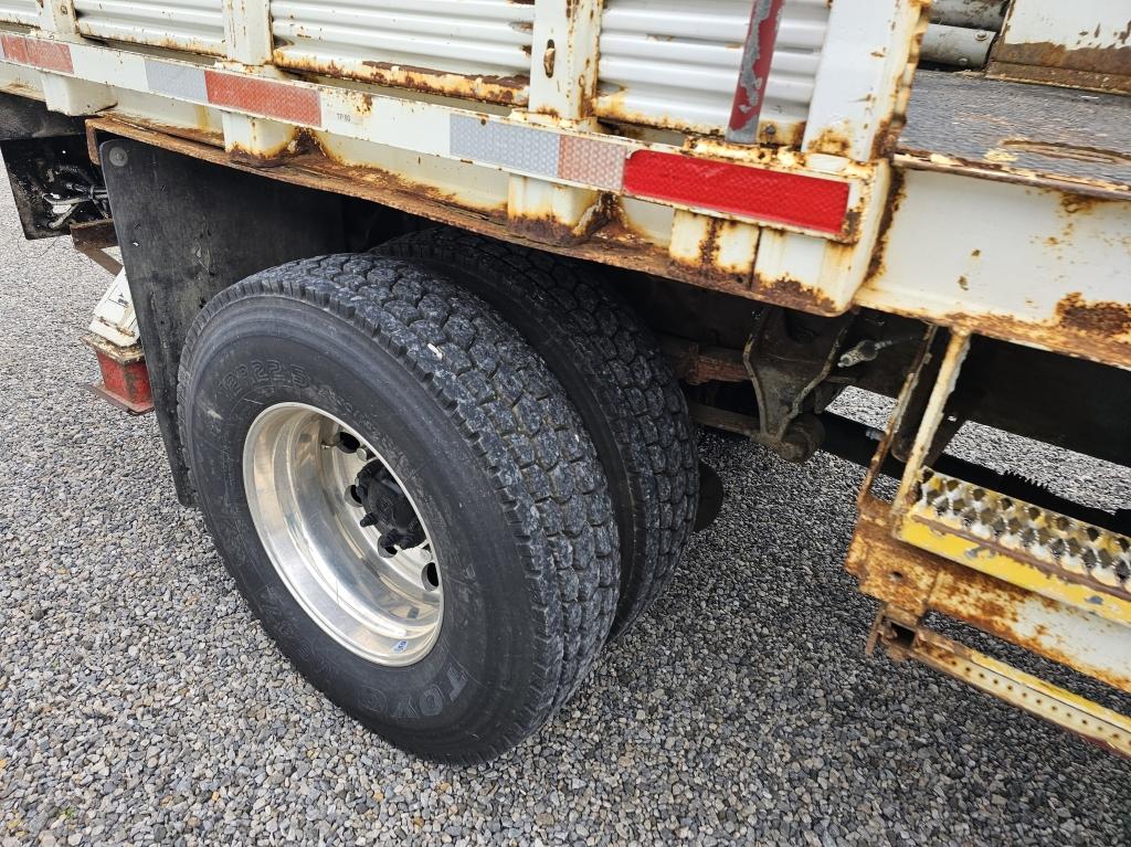 2002 International 7400 4x4 Derrick Digger Truck