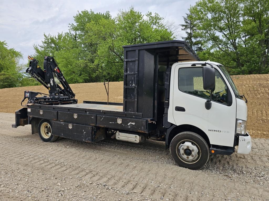 2018 Hino 195 Flatbed Crane Truck