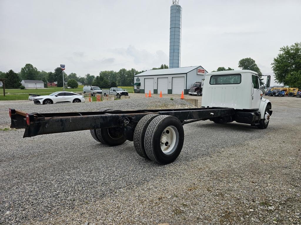 1999 IH 4700 DT466 Cab & Chassis