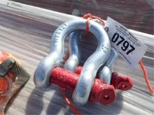 (2) 1 1/4" Clevis