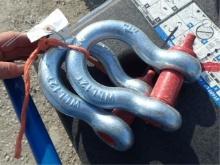 (2) 1 1/4" Clevis