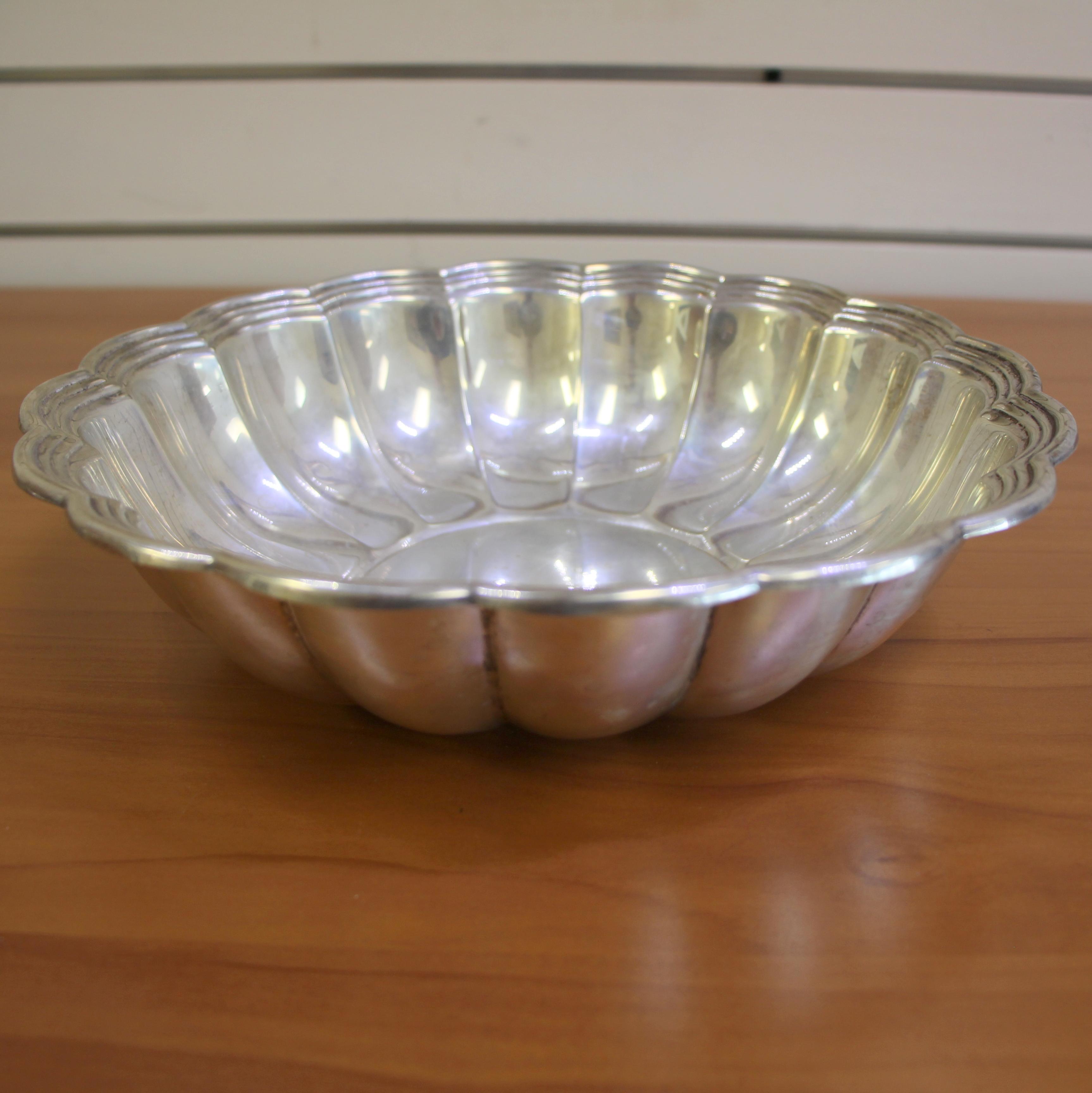 Gorham Model 976 Round Vegetable Bowl In .925 Sterling Silver