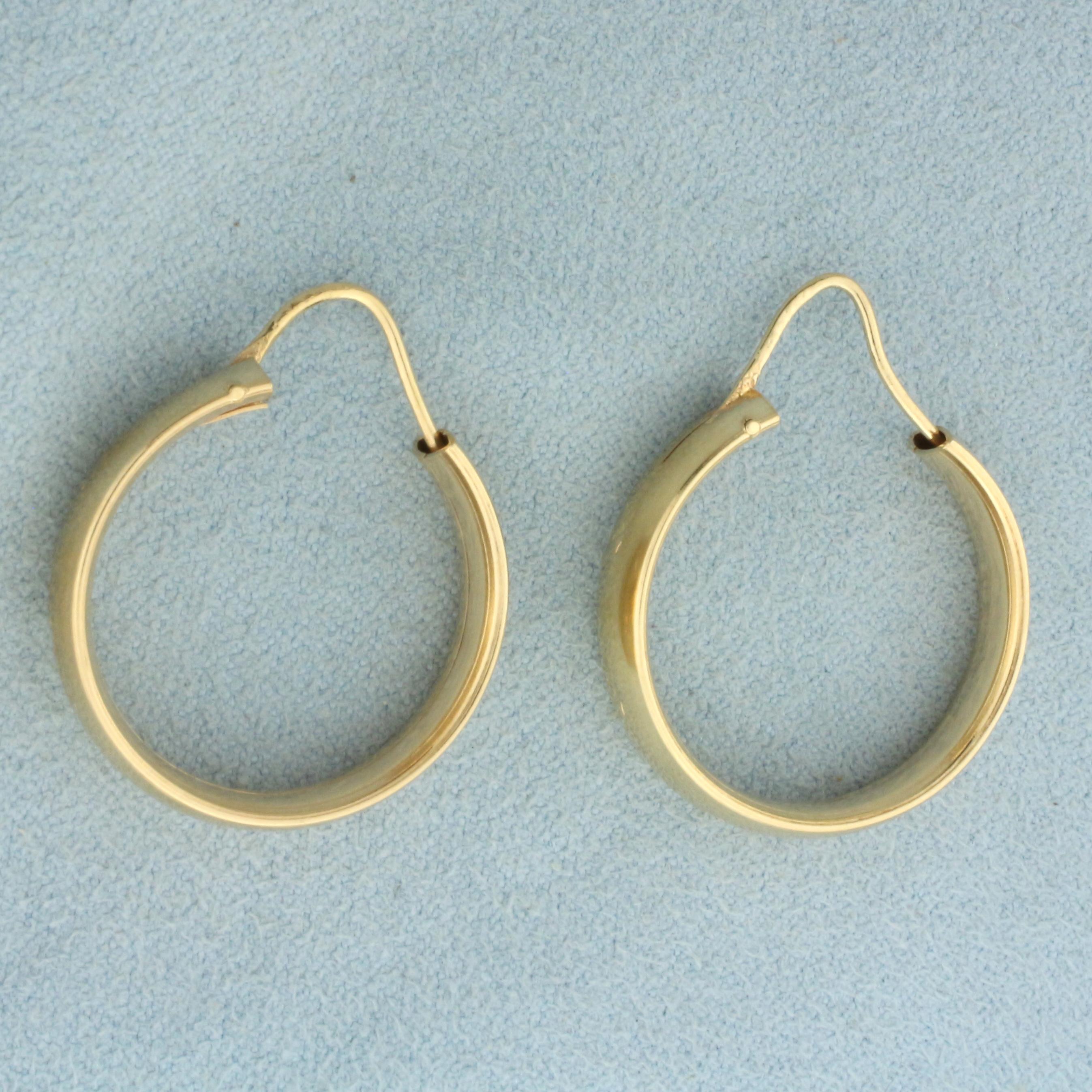 Star Design Engraved Hoop Earrings In 18k Yellow Gold