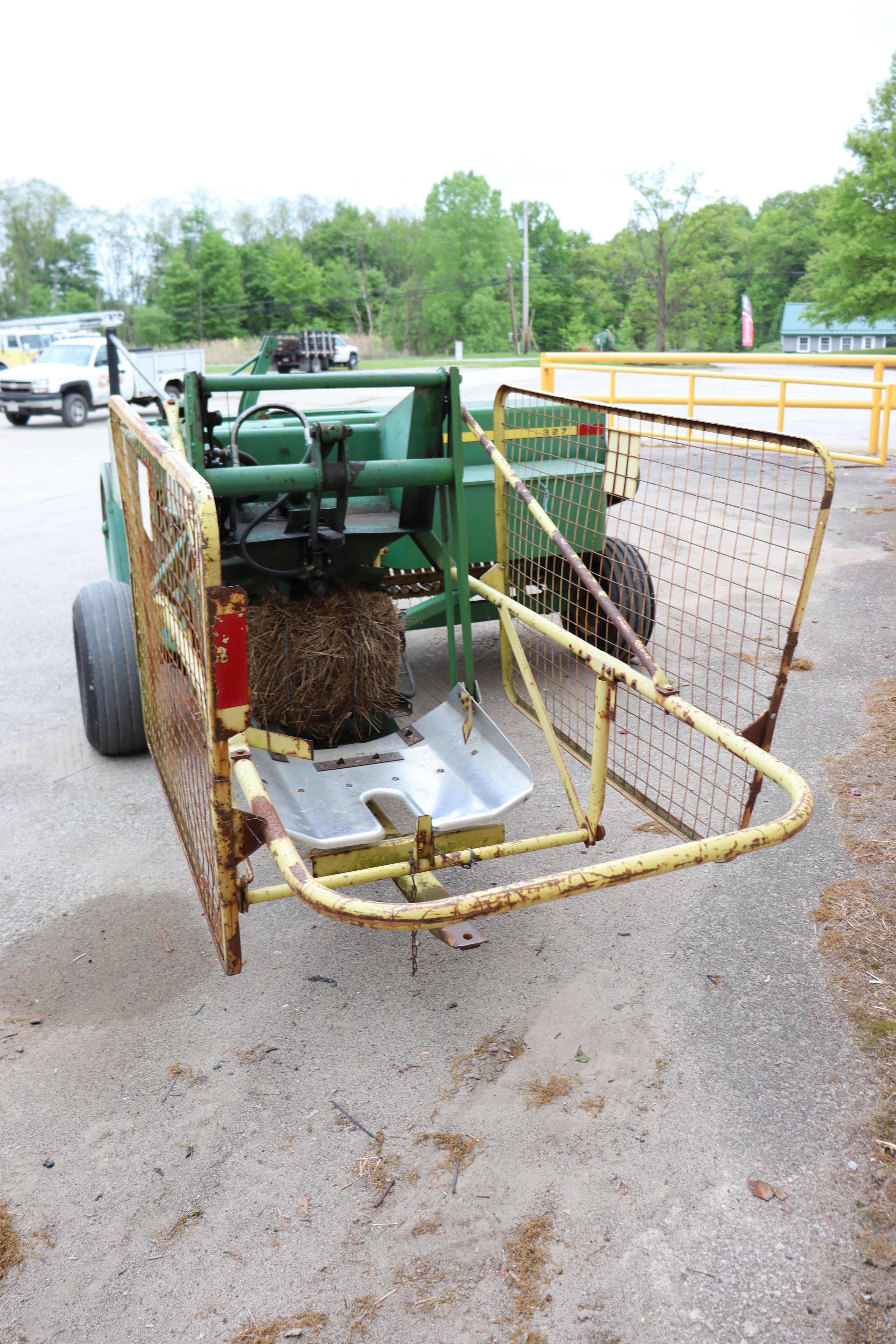 John Deere 327 bailer, serial number - 506160E