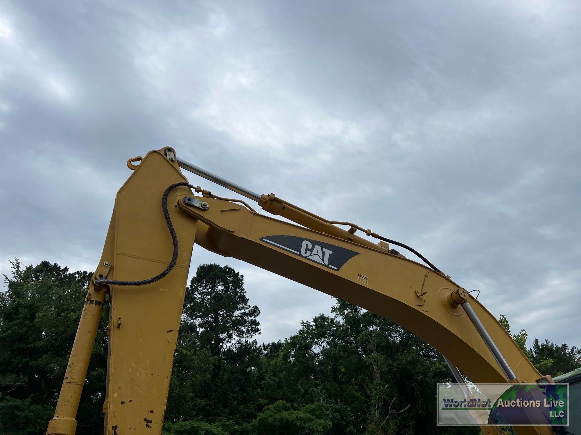 2004 CATERPILLAR 330CL HYDRAULIC EXCAVATOR SN-CAT0330CVDY02551