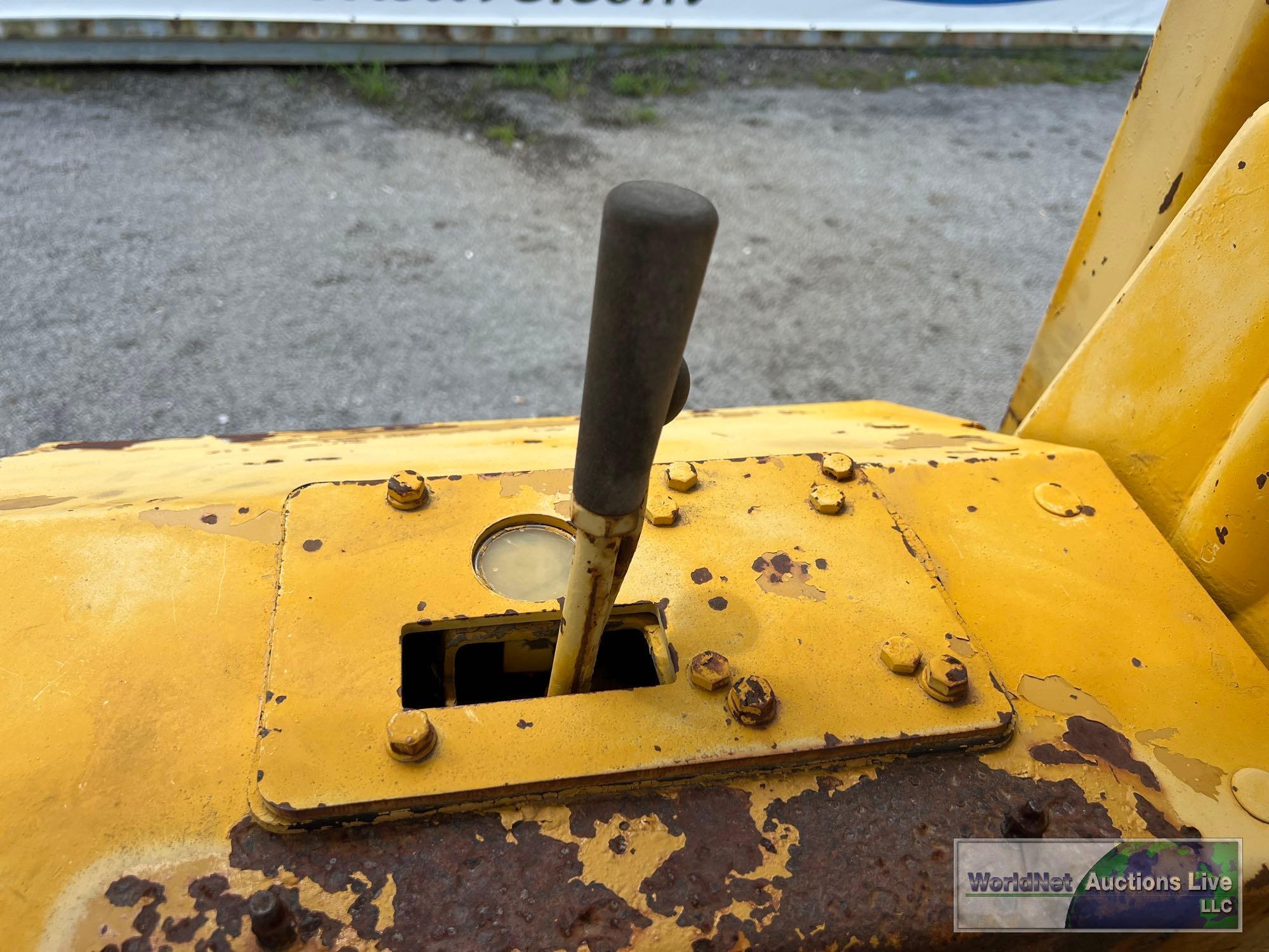 CATERPILLAR D5B CRAWLER DOZER SN-8P2150