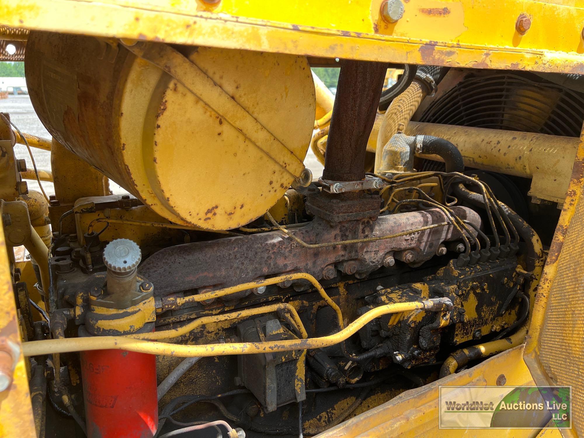 CATERPILLAR D5B CRAWLER DOZER SN-8P2150