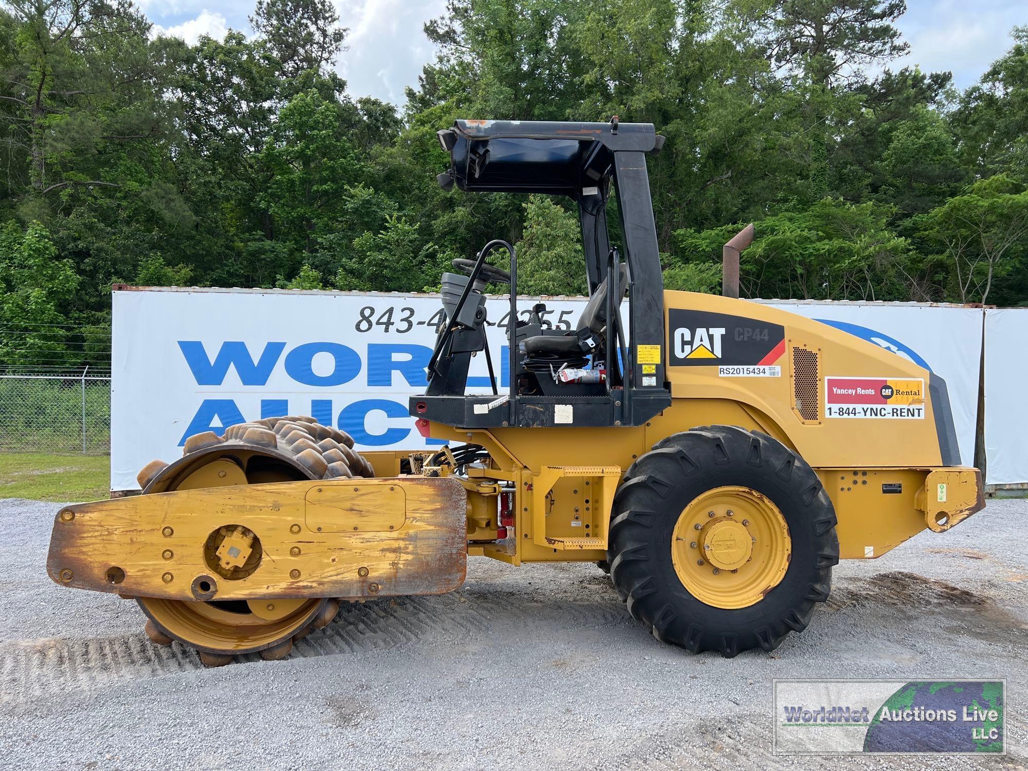 2014 CATERPILLAR CP44 VIBRATORY COMPACTOR SN-CAT0CP44CMPC00327