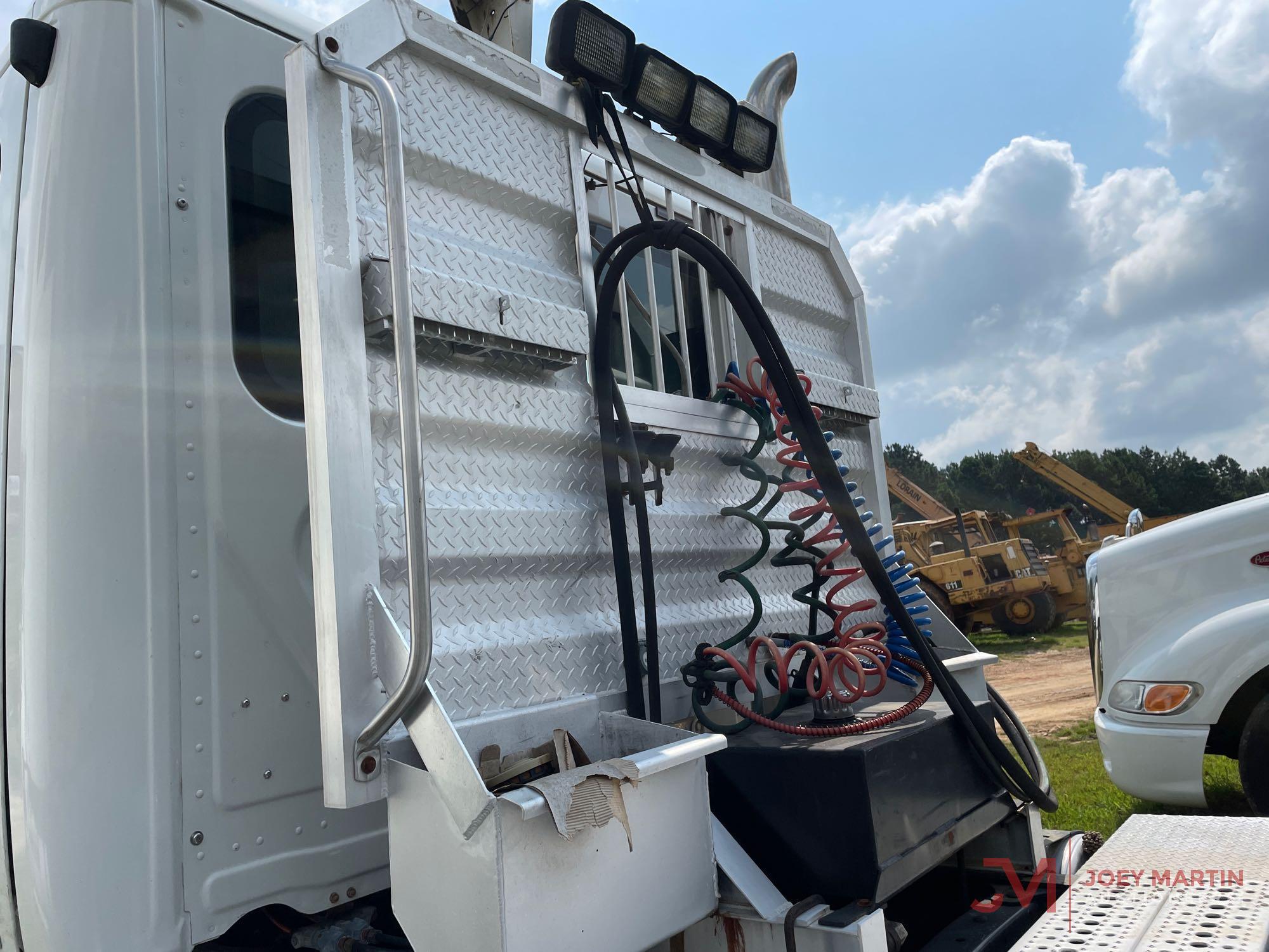 2011 FREIGHTLINER CASCADIA DAY CAB TRUCK TRACTOR