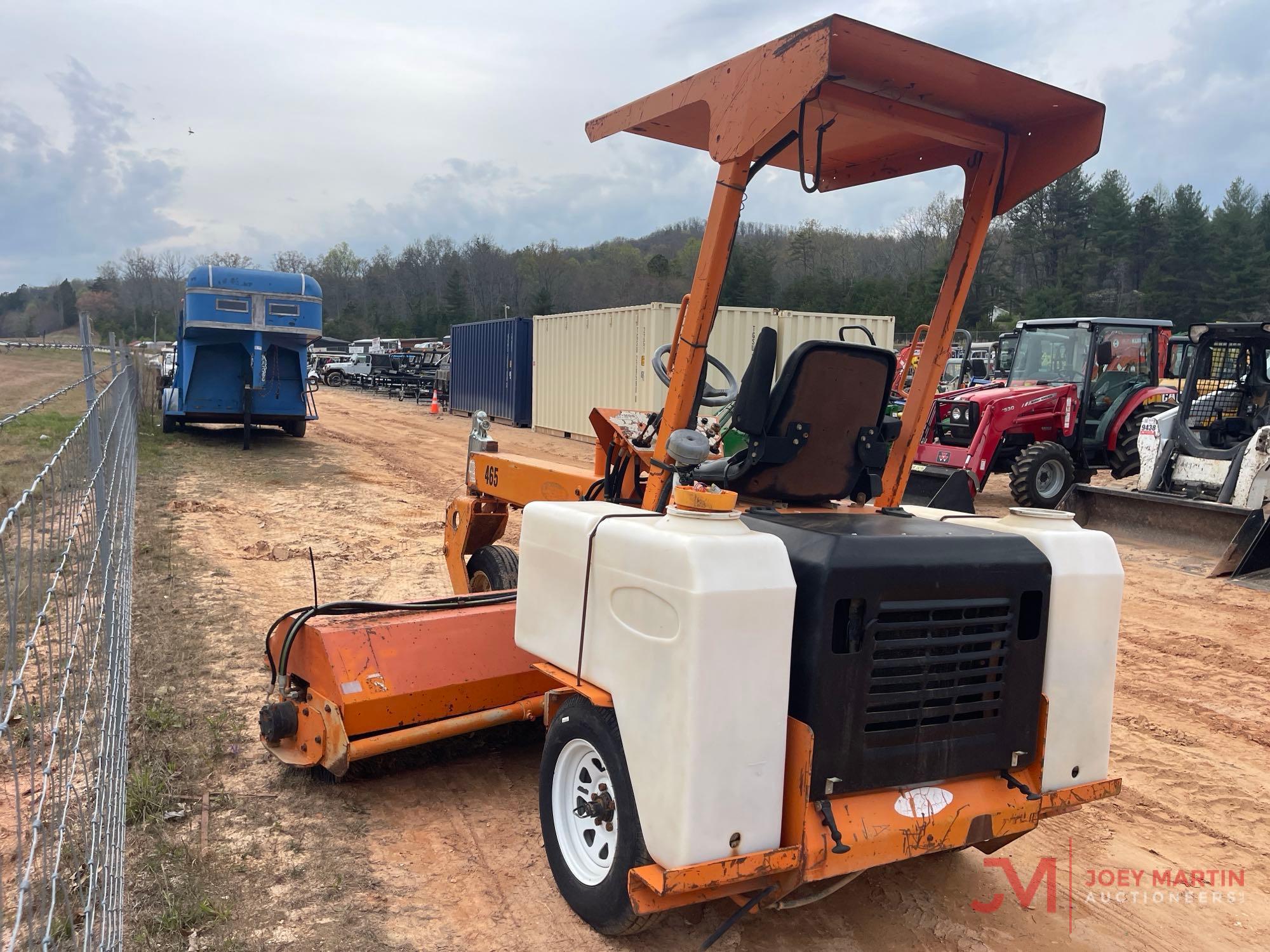 2000 LAYMOR 8HC SWEEPER