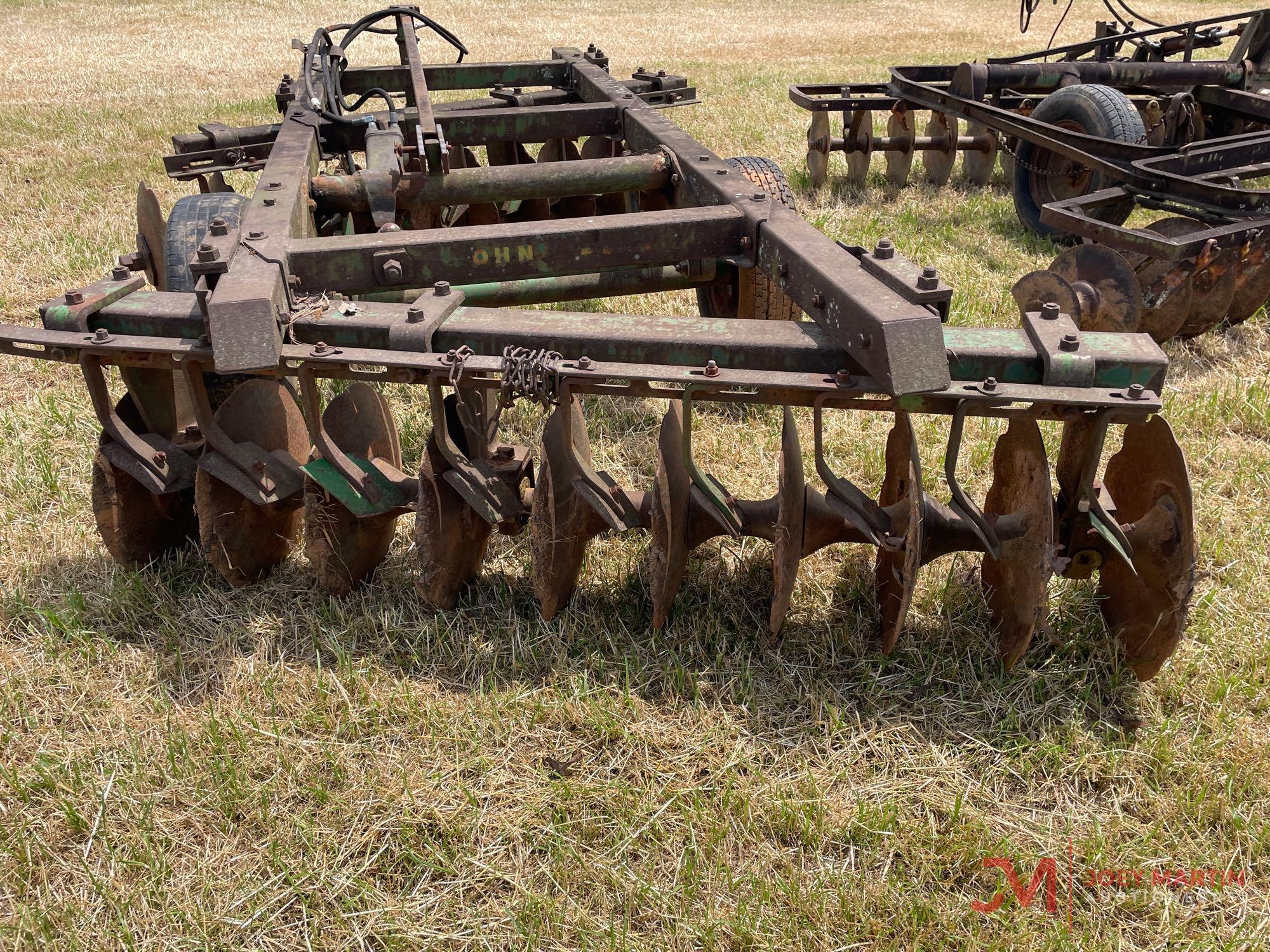 JOHN DEERE OFF-SET DISC HARROW