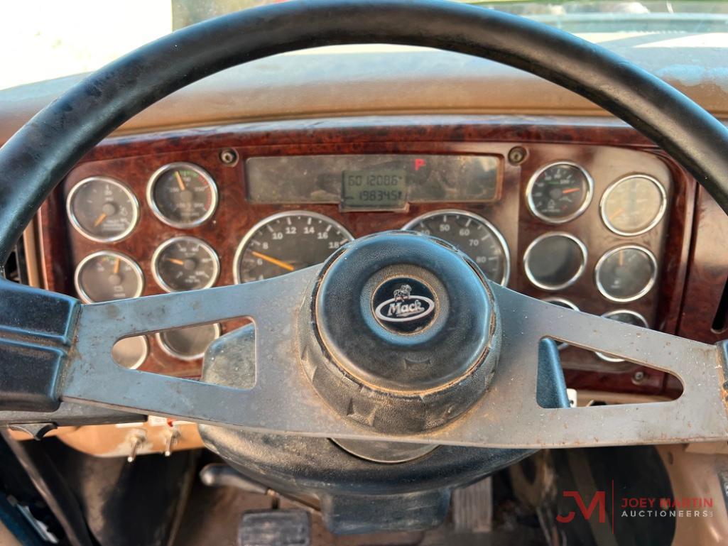 2006 MACK CL733 DAY CAB TRUCK TRACTOR