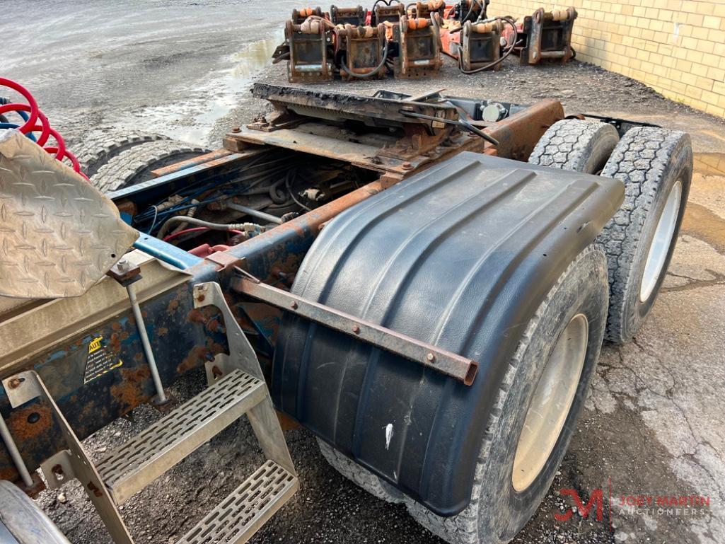 2006 MACK CL733 DAY CAB TRUCK TRACTOR