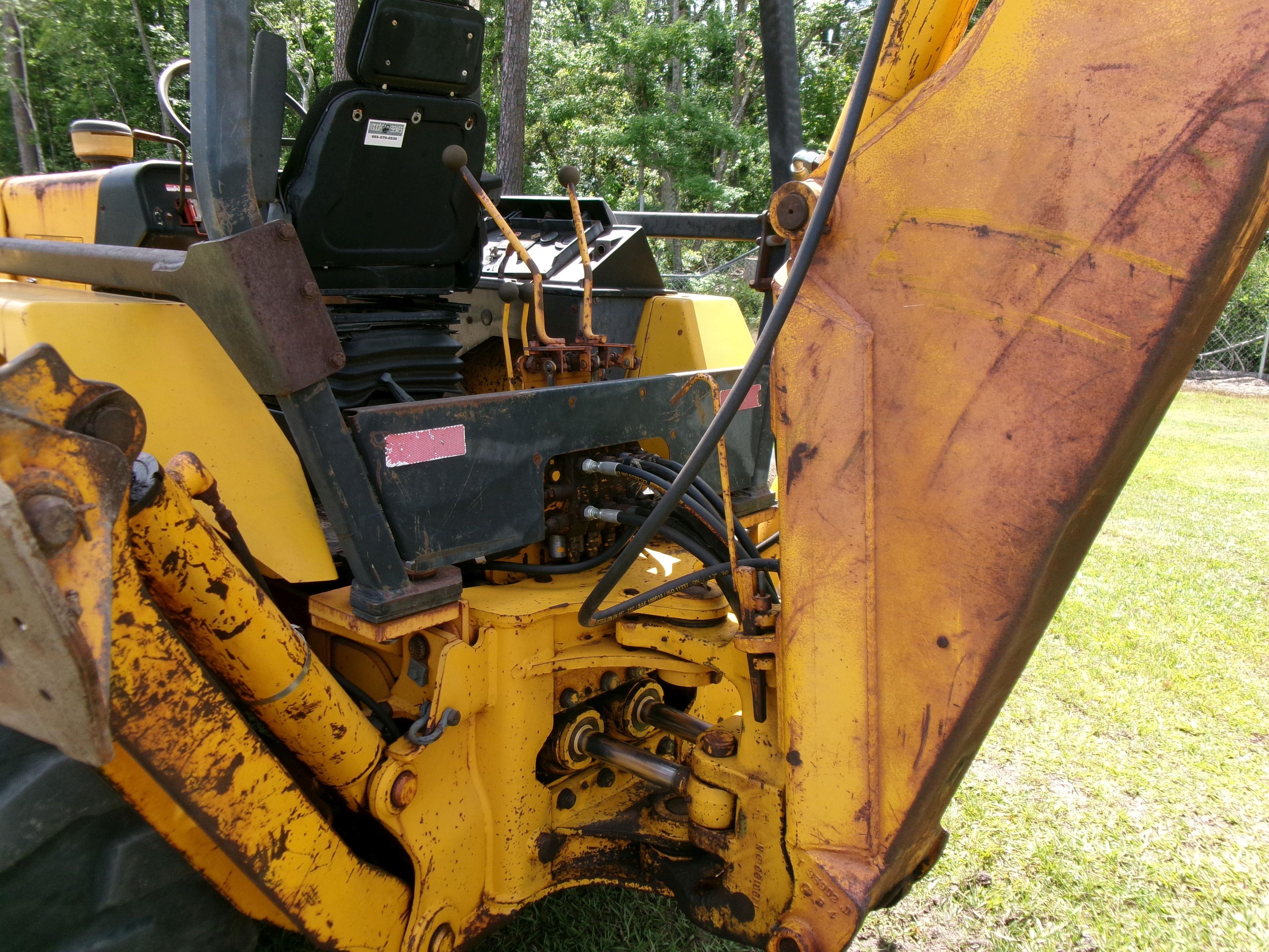 (0627)  JOHN DEERE 310C BACKHOE