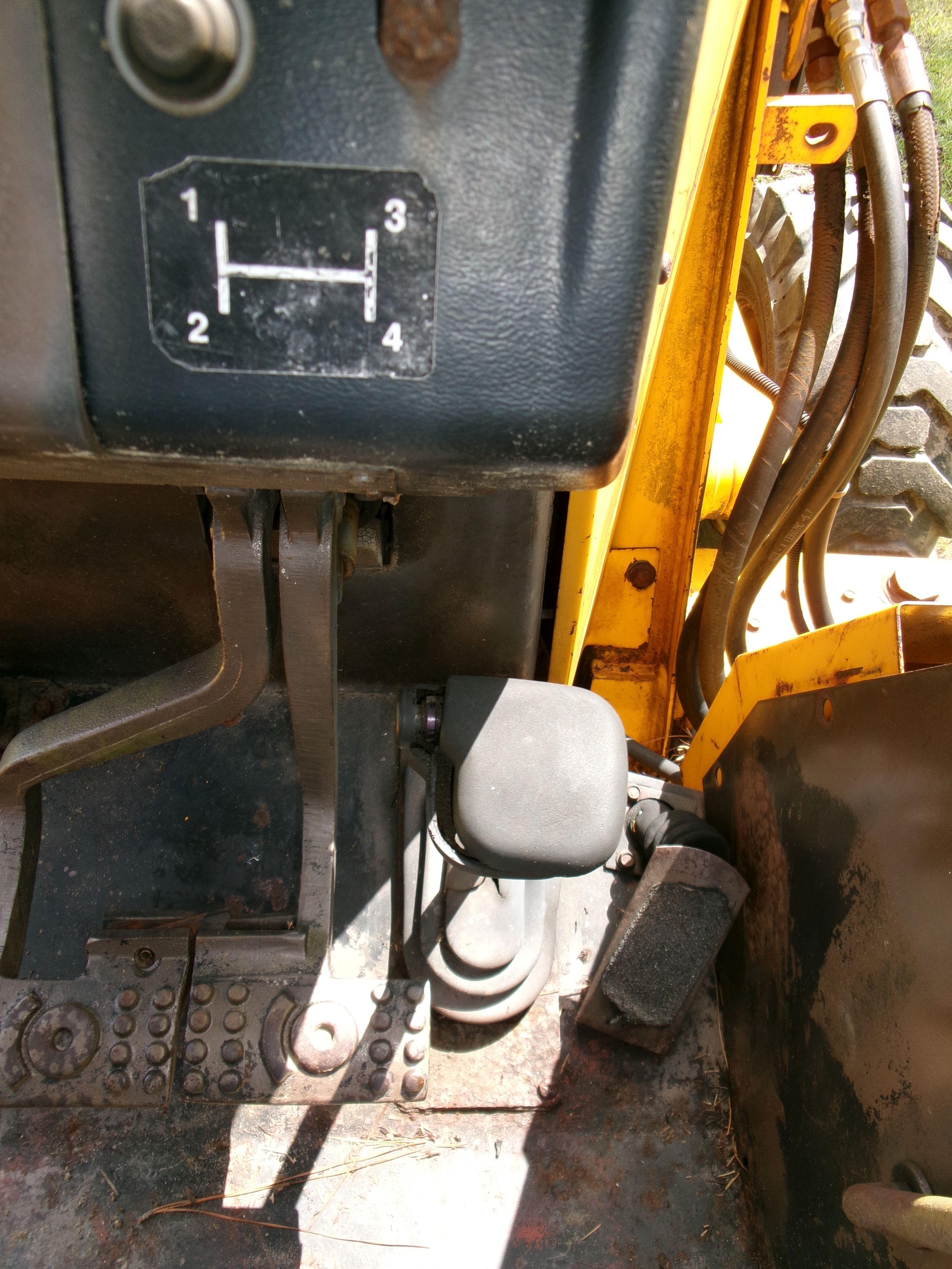 (0627)  JOHN DEERE 310C BACKHOE