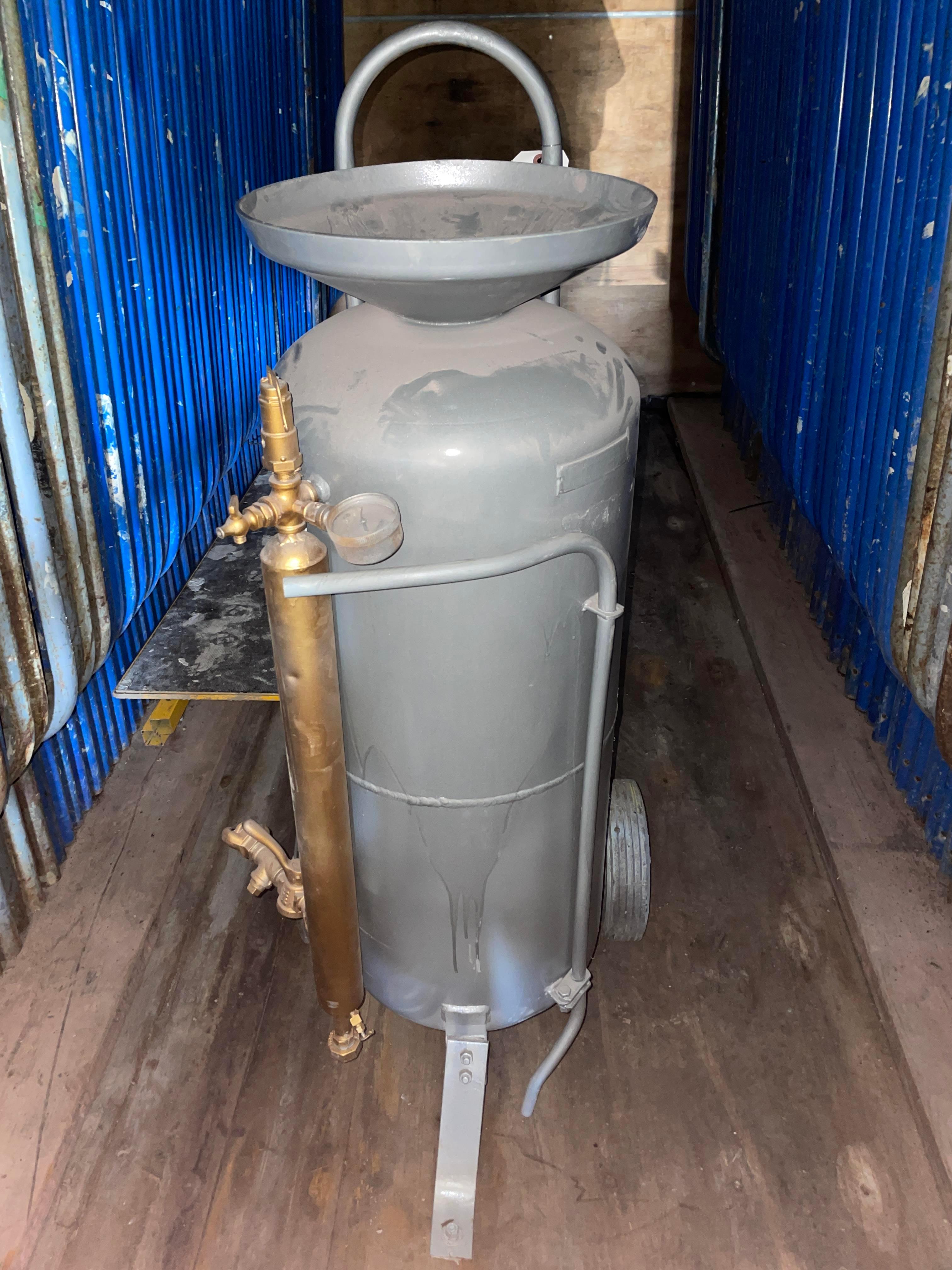 (NEW) Portable Sand Blasting Pot