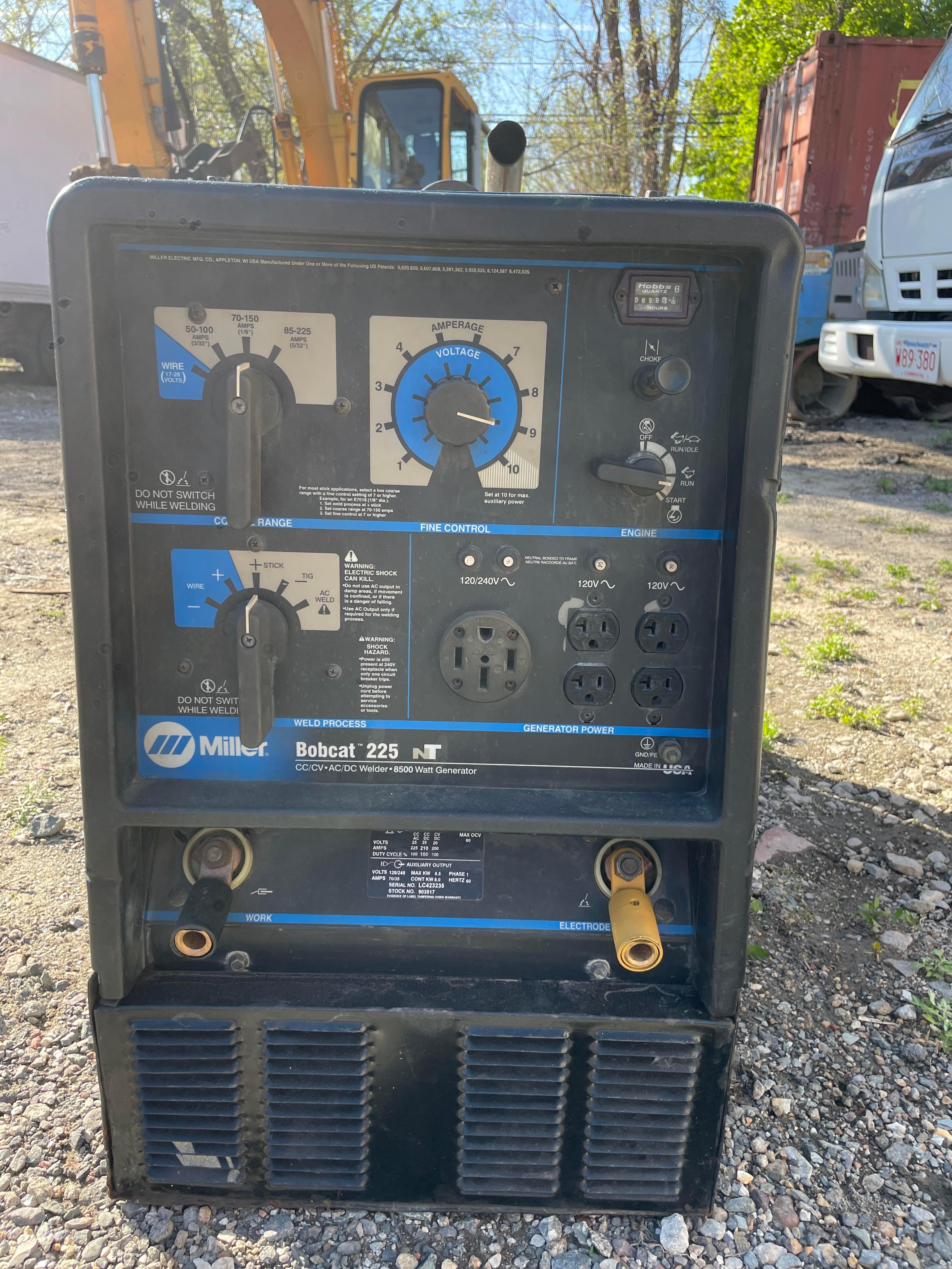 Miller Bobcat Generator/Welder #225NT 8500w, 20Hp, Hrs: 898