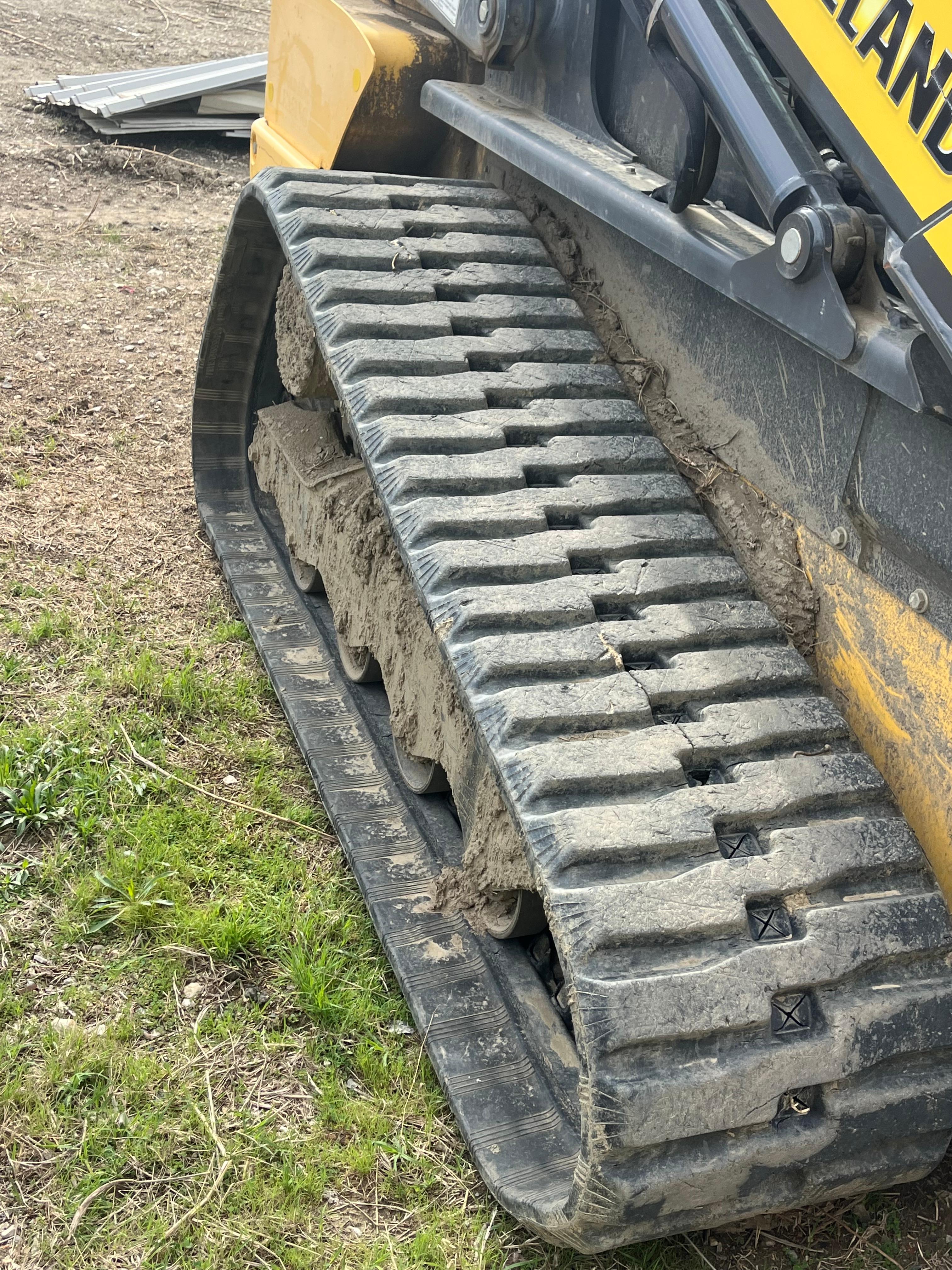 NH C237 TRACK SKID STEER LOADER