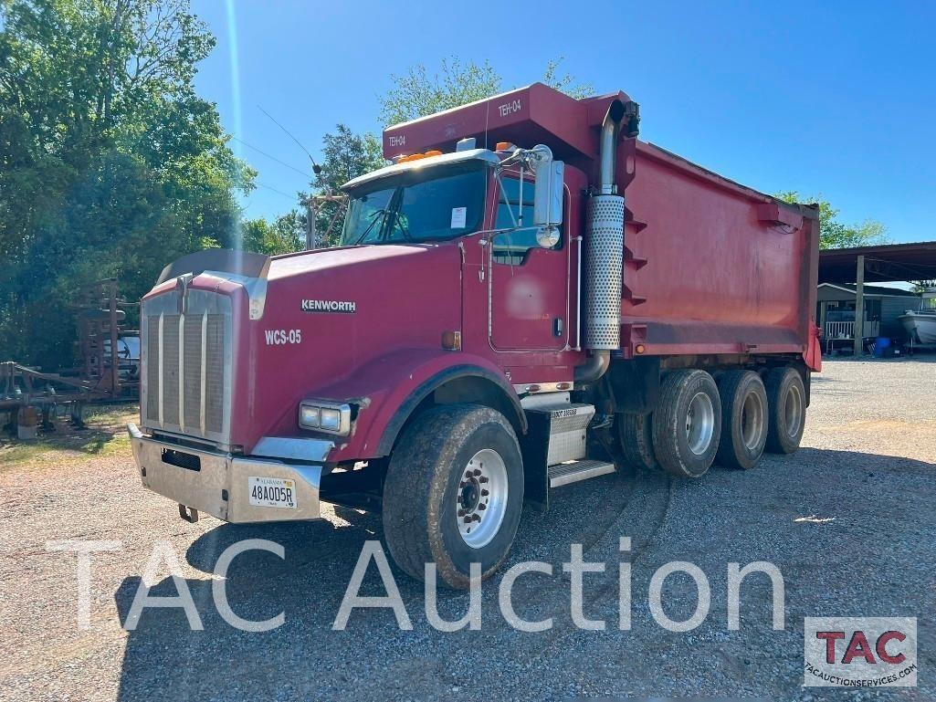 2005 Kenworth T800 Tri-Axle Dump Truck