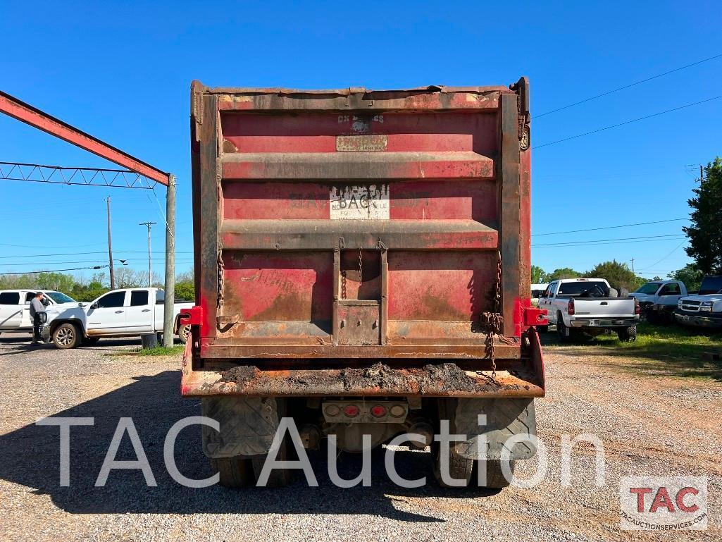 2005 Kenworth T800 Tri-Axle Dump Truck