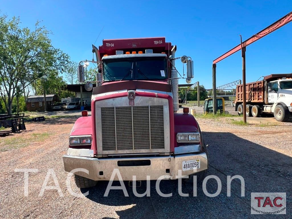 2005 Kenworth T800 Tri-Axle Dump Truck