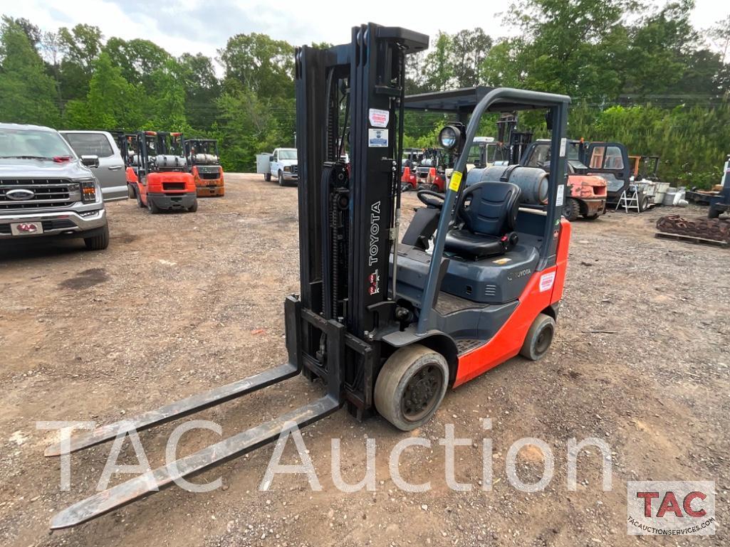 Toyota 8FGCU25 5000lb Forklift